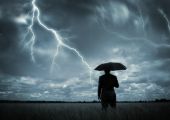 Gegen Sommerunwetter mit Wohngebäudeversicherung gut geschützt